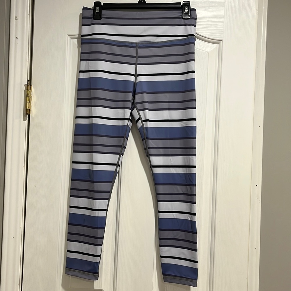 Zyia Active Purple Horizon Legging Size 8-10